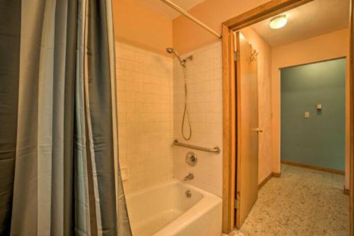 Private Home On 75 Acres Near Canadohta Lake - thumb 2