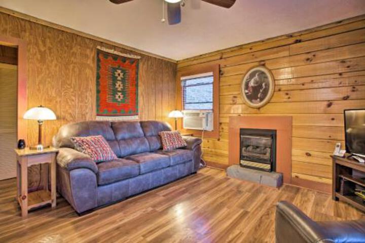 Turkey Creek Cove Cabin In Clyde W / Fire Pit - thumb 3