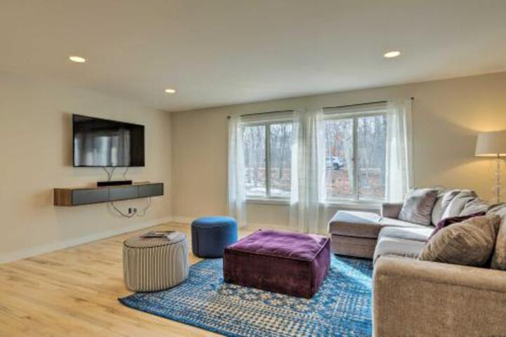 Hamptons Home W / Heated Pool Walk To Beach! - thumb 0