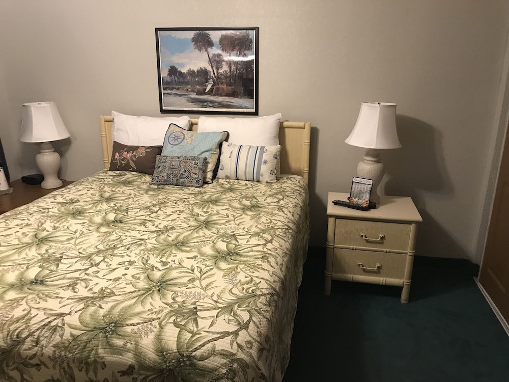 0402 Waters Edge Resort 2 Bedroom Condo - thumb 6