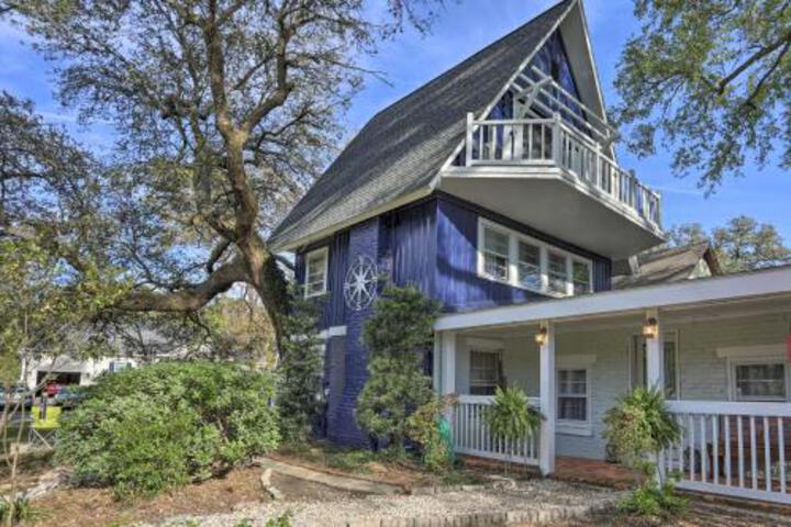 Coastal Walkable Home In Historic Southport! - thumb 3