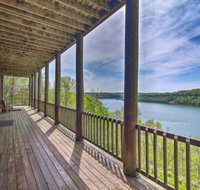 Spacious Cabin on Dale Hollow Lake w / Hot Tub - Accommodation Rooms