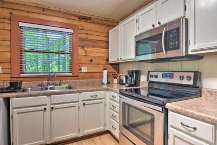 Cabin 18 Mi To Smoky Mountains National Park! - thumb 6