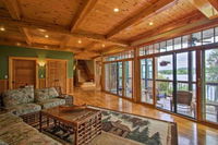 Lakefront Alton Bay Home w / Movie TheaterDock
