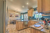 NEW Family Home w / Yard 30 Min to Bryce Canyon NP