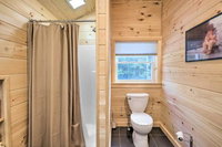 Cozy Apt w / Deck 5.5 Mi to Acadia Natl Park