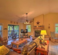 Family Style Home with Dock on Lake Glenville - Accommodation Rooms