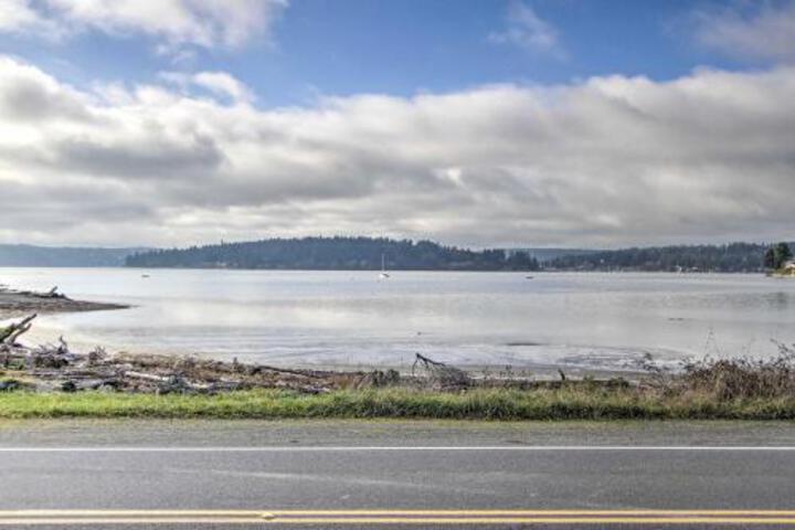Cabin With Puget Sound Views On Vashon Island! - thumb 0