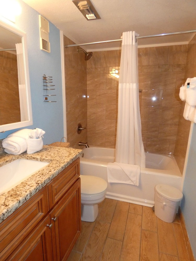 0404 Waters Edge Resort Condo - thumb 5