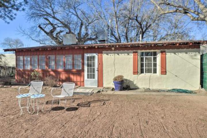 Quaint Albuquerque Abode W / Private Backyard! - thumb 5