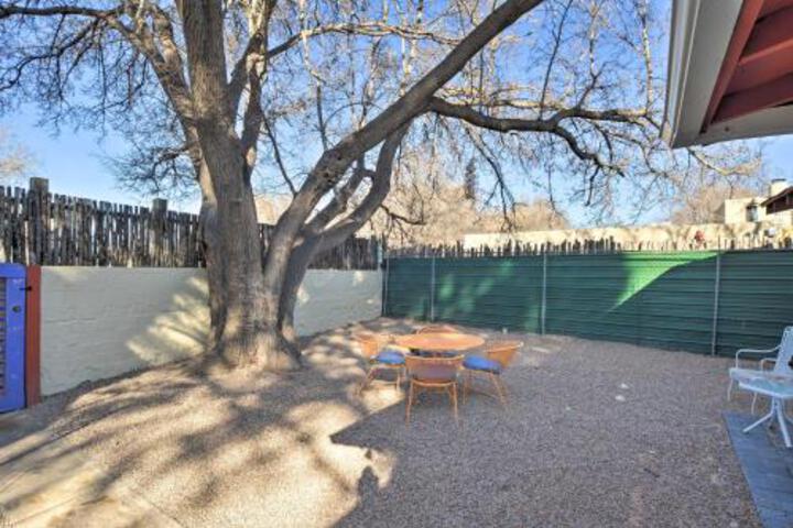 Quaint Albuquerque Abode W / Private Backyard! - thumb 6