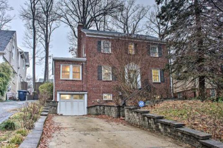 Classic D.C. Home 10 Min To Metro Station! - thumb 4