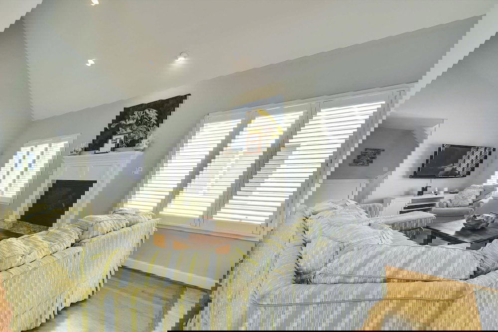 212 Maplewood Street Bethany By Long & Foster - thumb 1