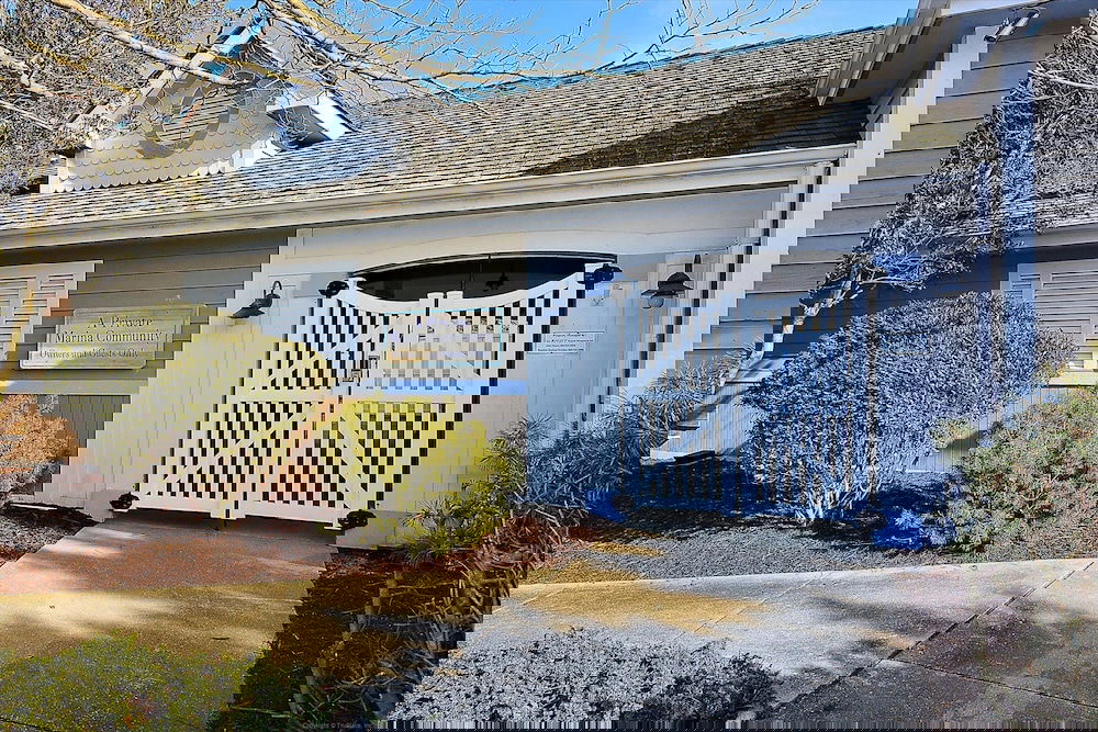 Waters Edge By Long & Foster - thumb 1