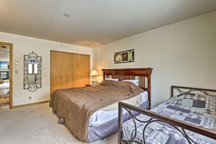 Keystone Condo With Mountain Views Walk To Slopes! - thumb 0