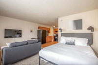 Arch Dome Dtown Lux Loft with Rooftop by Zencity