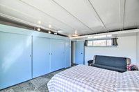 Desert Home 5 Mi to Many Natural Hot Springs