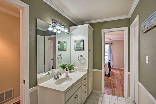 Large Waterfront Lake Palestine Home W / Dock! - thumb 6