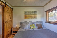 Anglers Cabin w / Shared Pier on Lake Nokomis