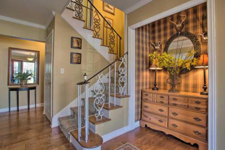 Historic Brevard Home With Deck Walk Downtown! - thumb 4