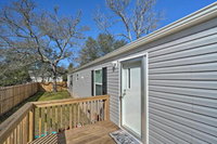 Pet Friendly Getaway  Mi to Oak Island Beach