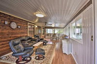 Spacious Frostproof Home Mins to Fishing  Golf