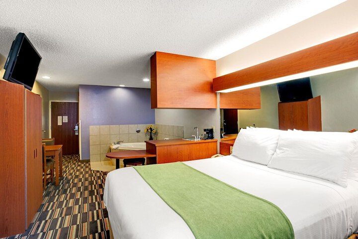 Microtel Inn & Suites By Wyndham Cherokee - thumb 7