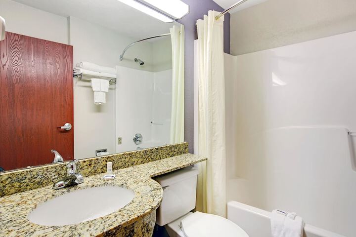Microtel Inn & Suites By Wyndham Cherokee - thumb 4