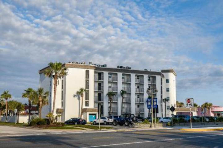 Daytona Beach Shores Condos - thumb 3