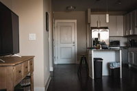 PRISTINE 1BR APT in DILWORTH NEAR METROPOLITAN