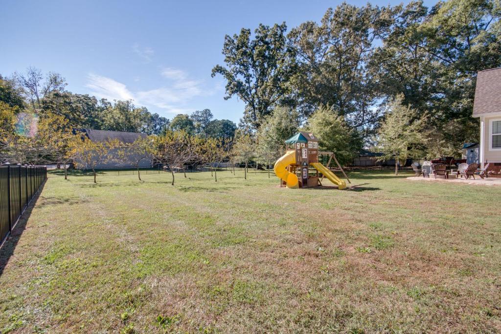 Tim Fords Lake House Retreat! - thumb 2