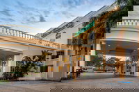 La Quinta Inn  Suites by Wyndham Sarasota Downtown