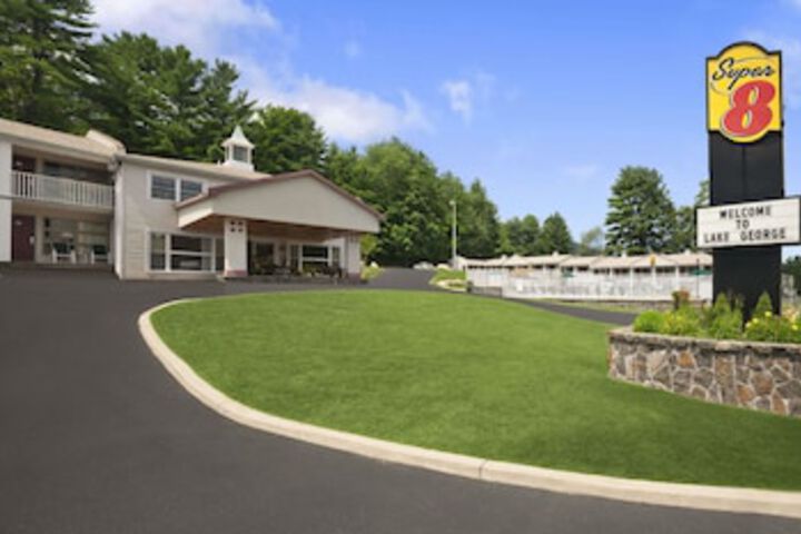 Super 8 By Wyndham Lake George/Downtown - thumb 0