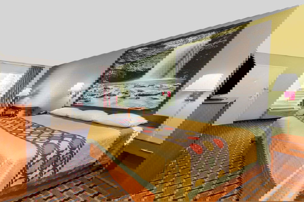 Super 8 By Wyndham Stafford - thumb 2