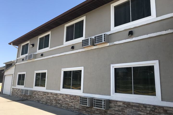 Deluxe Inn Nebraska City - thumb 1