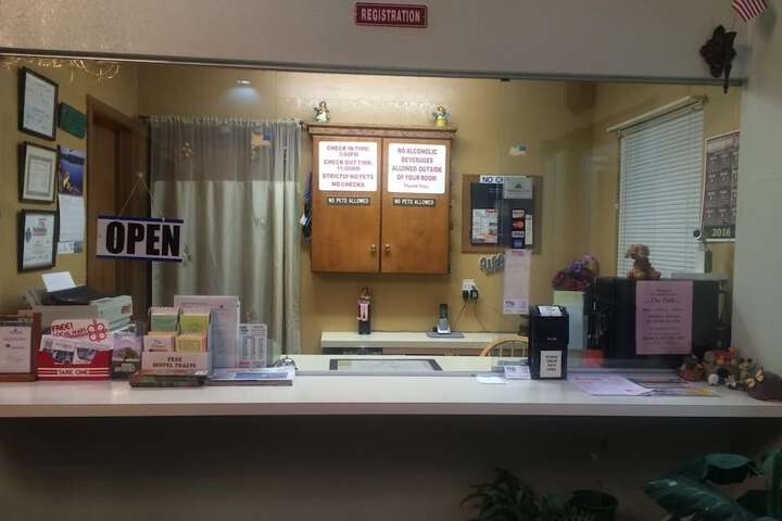 Deluxe Inn Nebraska City - thumb 4