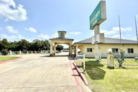 Luxury Inn  Suites Liberty