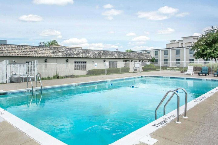 Quality Inn Geneseo - thumb 5