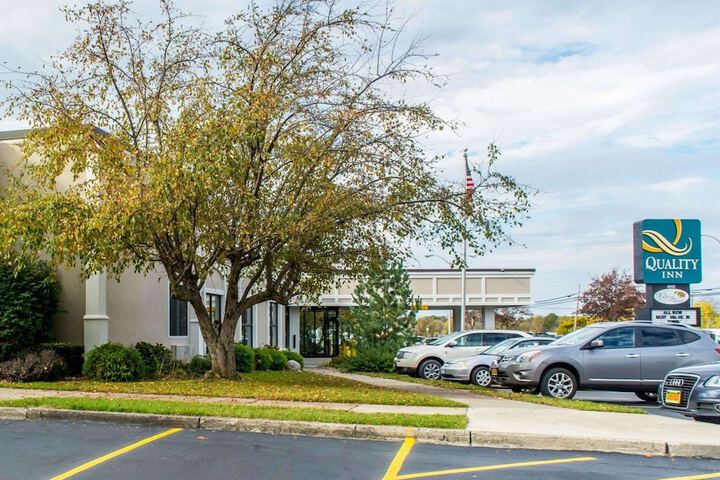 Quality Inn Geneseo - thumb 3