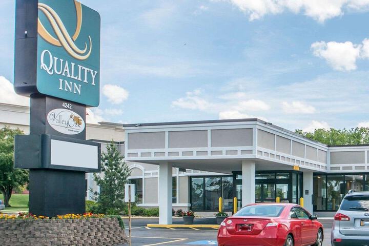 Quality Inn Geneseo - thumb 1