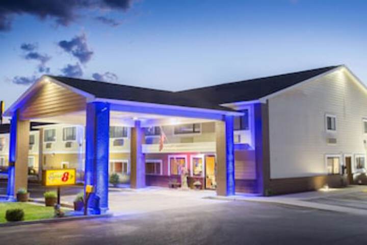 Super 8 By Wyndham Baker City - thumb 0