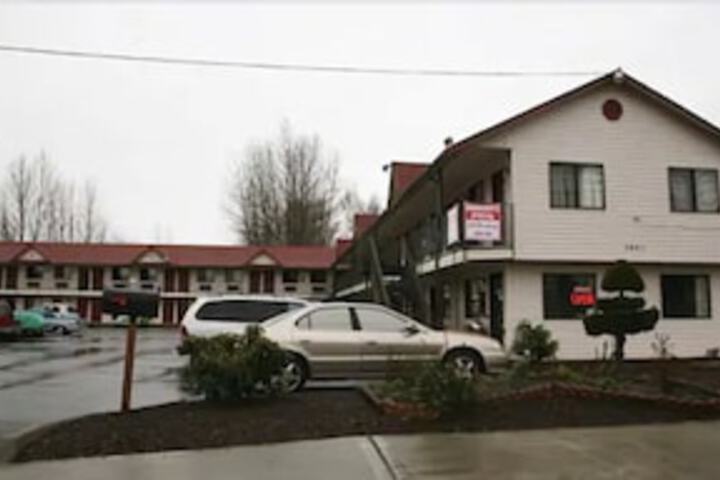 Sunshine Motel - thumb 0