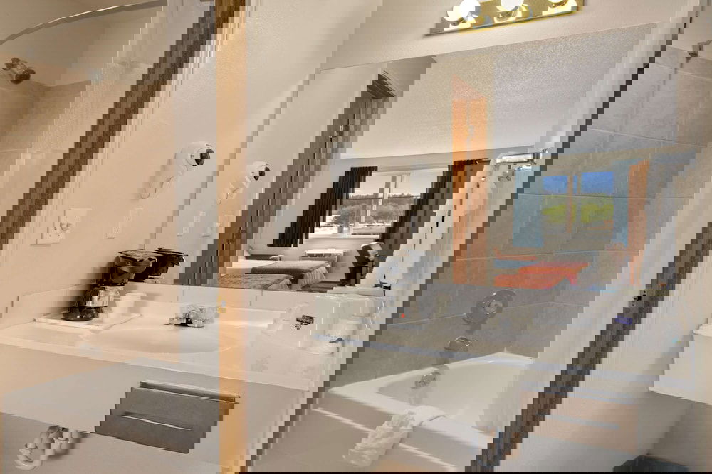 Travelodge By Wyndham Port Of Tacoma WA - thumb 6