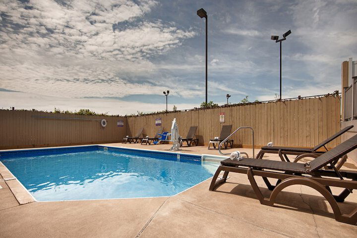 Best Western Crossroads Inn - thumb 2