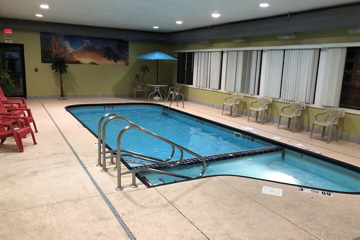 Days Inn & Suites By Wyndham Youngstown / Girard Ohio - thumb 1