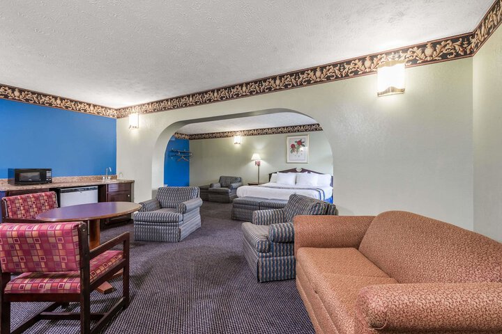 Days Inn & Suites By Wyndham Youngstown / Girard Ohio - thumb 6