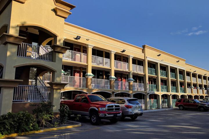 Red Carpet Inn Airport/Cruiseport - thumb 2