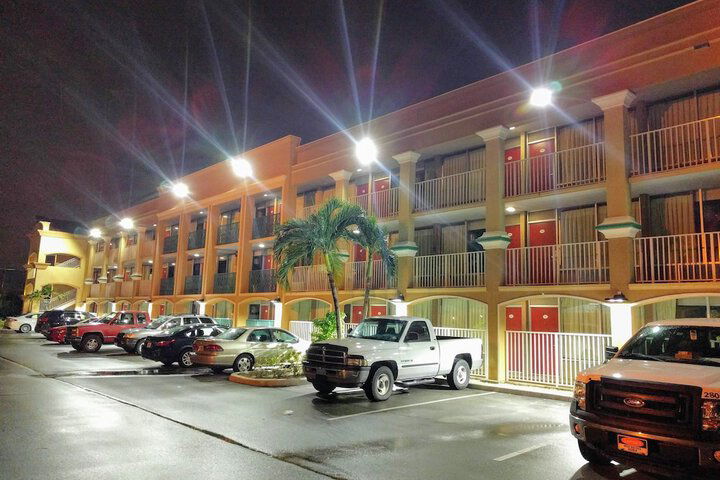 Red Carpet Inn Airport/Cruiseport - thumb 1