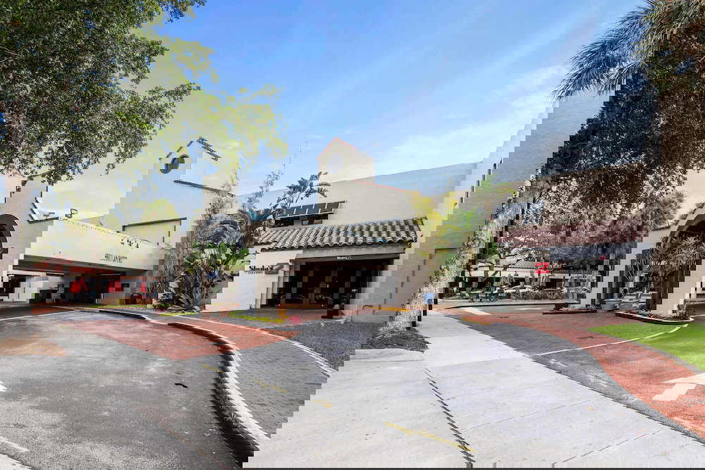 Shula's Hotel & Golf Club - thumb 1