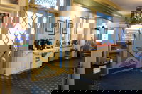 Lamie's Inn and The Old Salt Restaurant